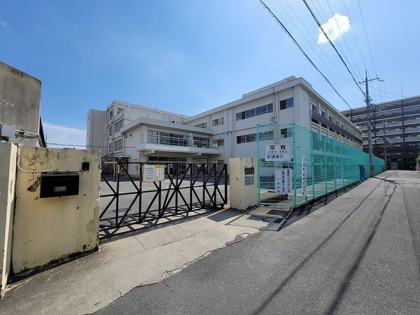 メゾン水無瀬3号棟(島本町立第一中学校)