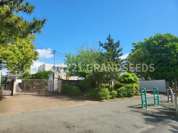 箕面市半町3丁目の新築一戸建(箕面市立西南小学校)