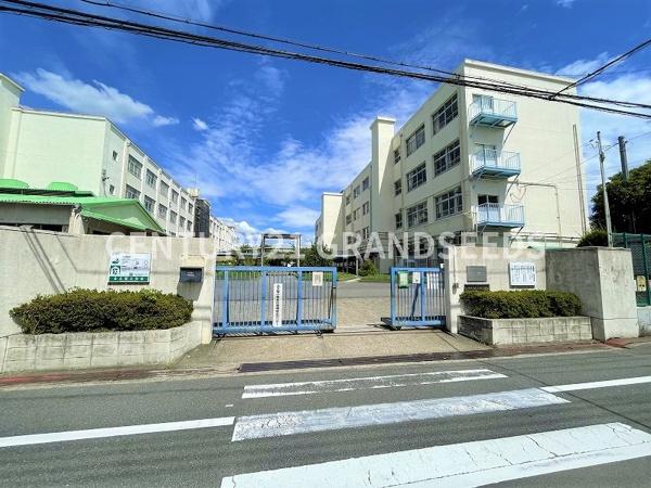 高槻市野田3丁目の土地(高槻市立北大冠小学校)