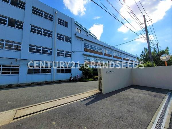 高槻市栄町2丁目の土地(高槻市立第三中学校)