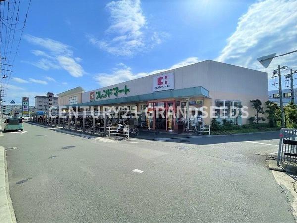 さんくれーる高槻二棟(フレンドマート高槻川添店)