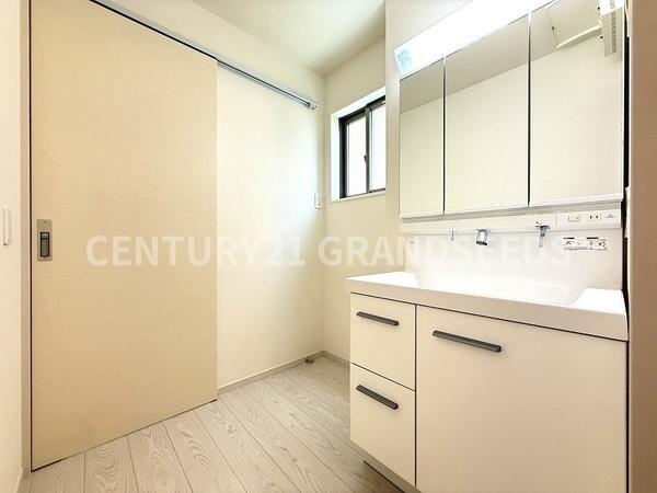 高槻市西冠１丁目の新築一戸建