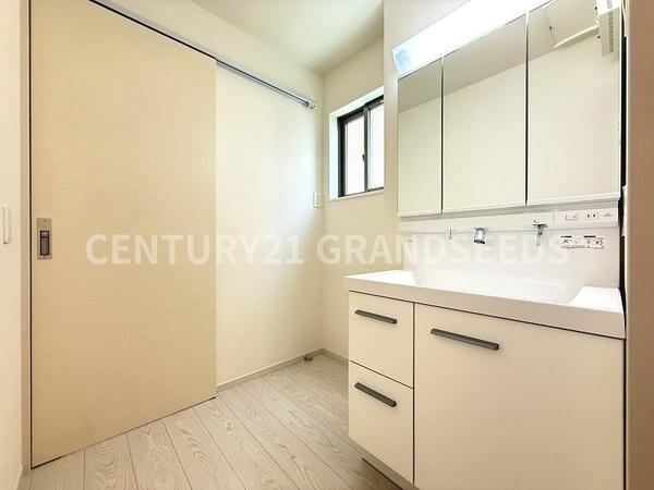 高槻市西冠１丁目の新築一戸建