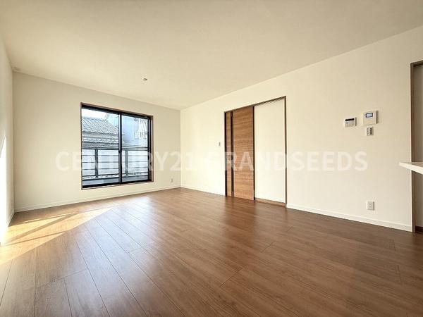 高槻市栄町２丁目の新築一戸建