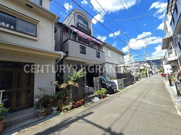 高槻市淀の原町の中古一戸建て
