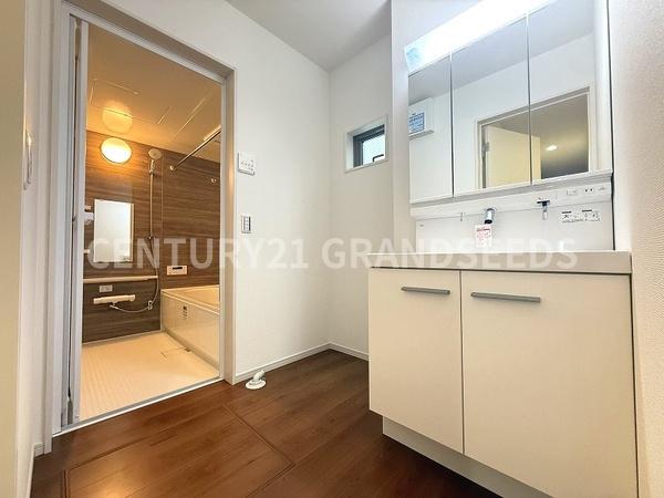 高槻市西冠３丁目の新築一戸建