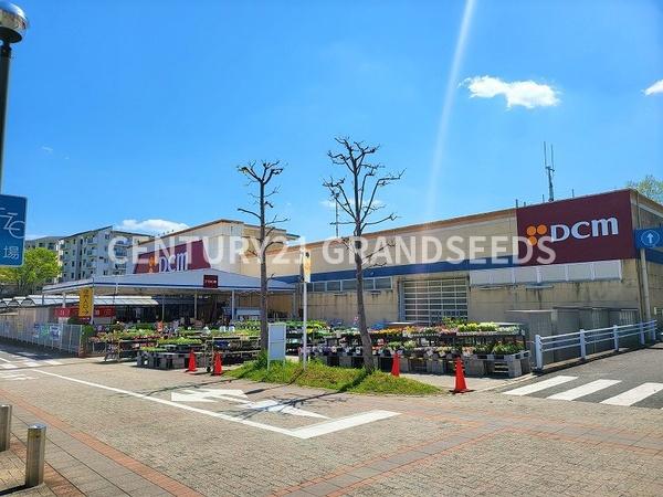 サンヴェール高槻３号棟(DCM阿武山店)