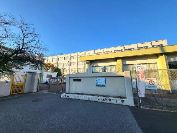 高槻市柱本６丁目の新築一戸建(高槻市立第七中学校)