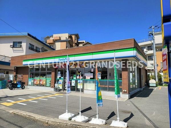 高槻塚原台ハイツ５号棟(ファミリーマート高槻塚原一丁目店)