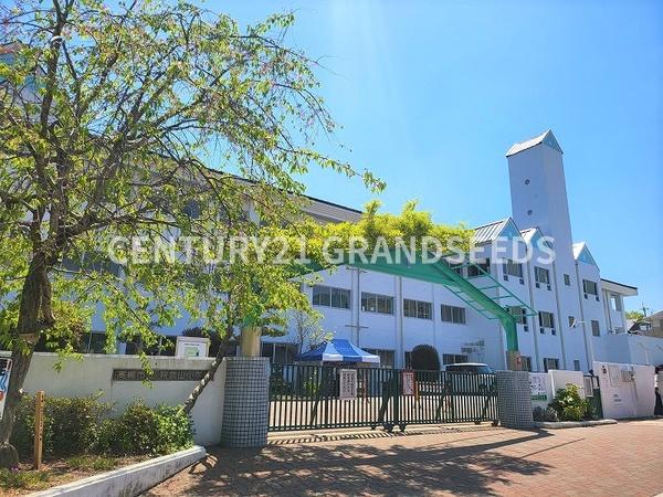 高槻塚原台ハイツ５号棟(高槻市立阿武山小学校)