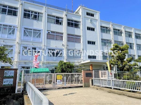 高槻市芝生町２丁目の新築一戸建(高槻市立芝生小学校)