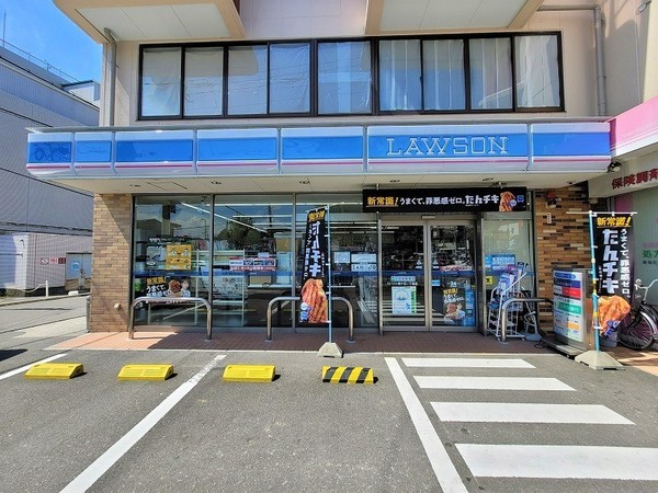 メゾン高槻２号棟(ローソン緑が丘1丁目店)