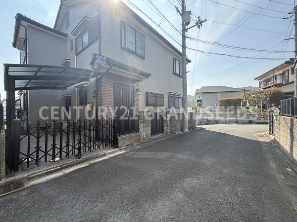 高槻市奈佐原元町の中古一戸建