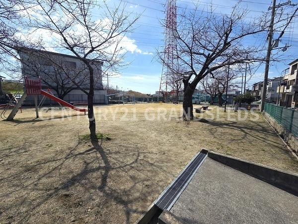 高槻市東天川３丁目の土地(東天川三丁目さくら児童遊園)