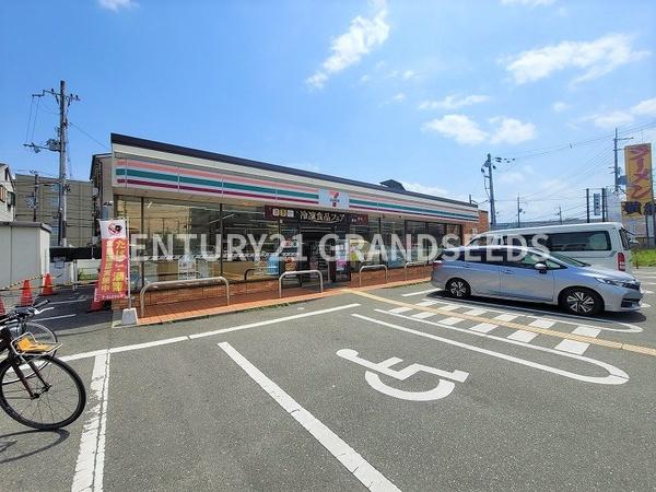 高槻市川西町２丁目の土地(セブンイレブン高槻南芥川町店)
