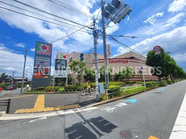 ルネ千里丘１号棟(イズミヤ千里丘店)