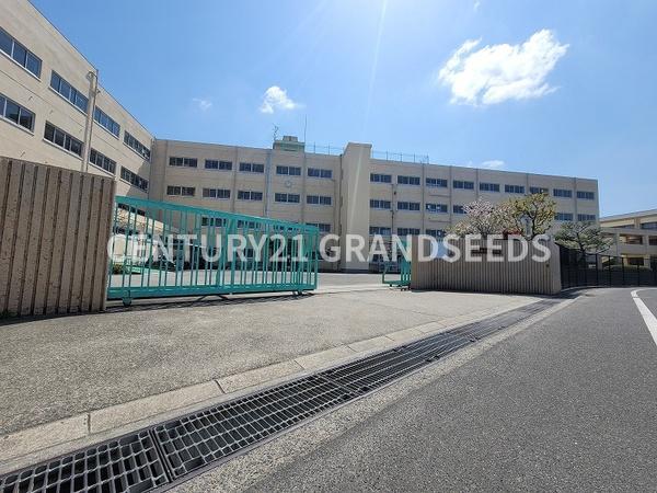 高槻市辻子２丁目の新築一戸建(高槻市立冠中学校)