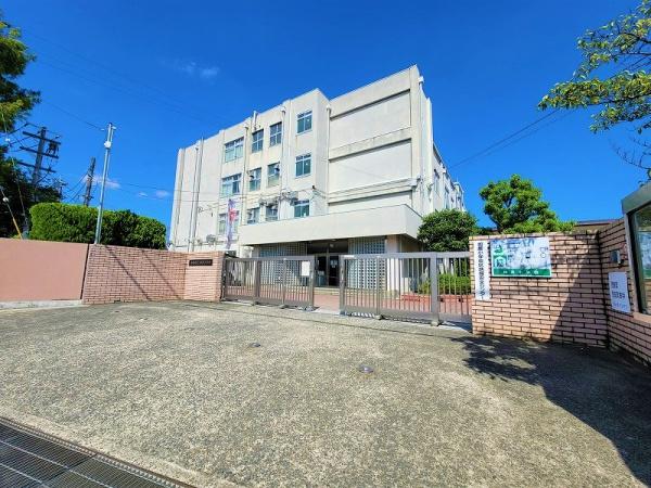 日商岩井高槻マンション(高槻市立如是小学校)