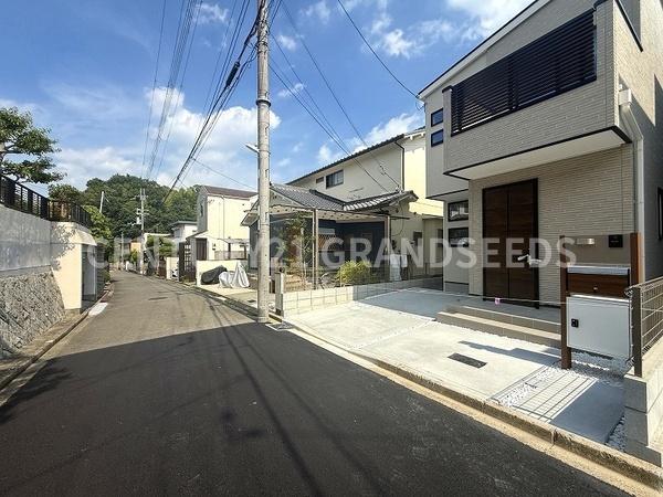 高槻市日吉台六番町の新築一戸建