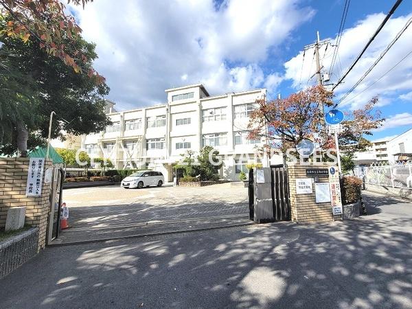 高槻市萩之庄３丁目の中古一戸建て(高槻市立五領小学校)