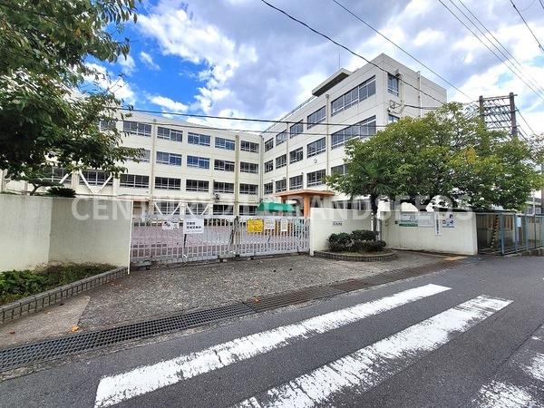 高槻市辻子３丁目の中古一戸建て(高槻市立竹の内小学校)