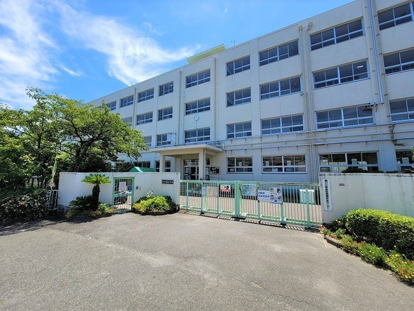 クローバーハイツ高槻総持寺(高槻市立柳川小学校)