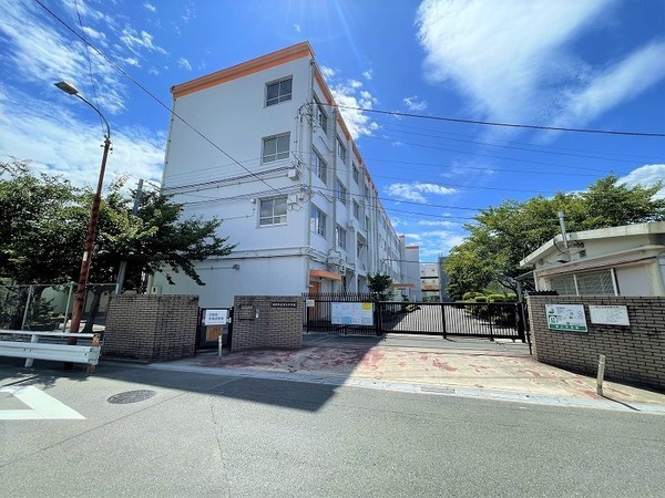 パスコマンション高槻弐番館(高槻市立第六中学校)