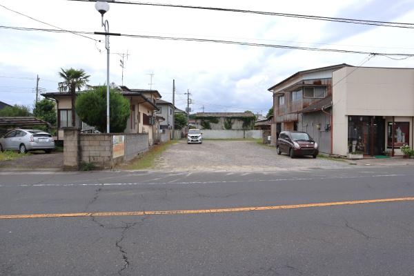 藤岡町藤岡　県道9号沿い　売土地建築条件なし