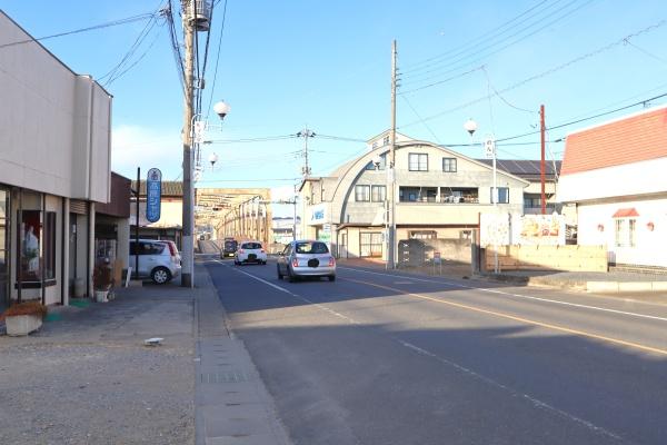藤岡町藤岡　県道9号沿い　売土地建築条件なし