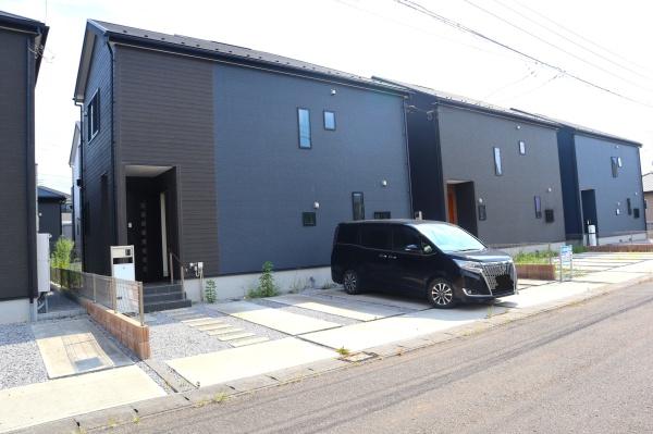 栃木市藤岡町藤岡　2階建　4LDK