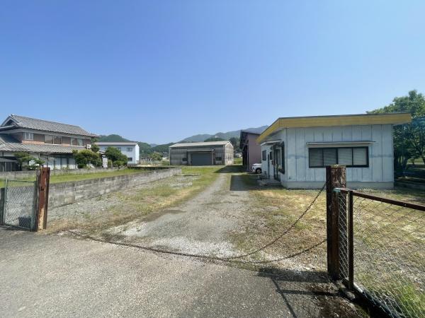 福知山市拝師　倉庫跡地