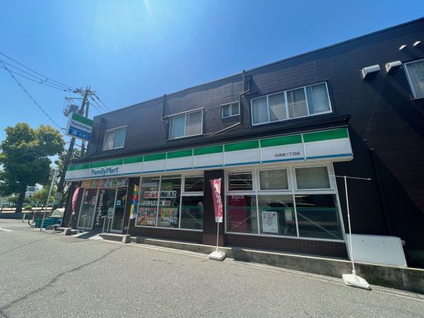 リバーサイドコープ出来島(ファミリーマート出来島二丁目店)