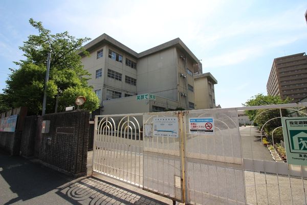 寝屋川市緑町の中古一戸建て(寝屋川市立友呂岐中学校)