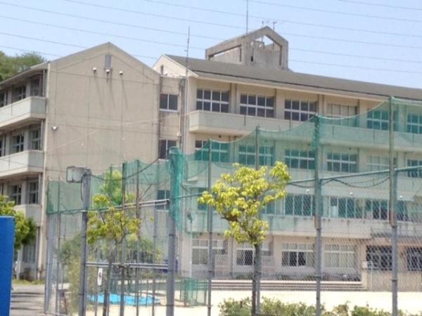 パークヒルズくすのき中央1号棟(四條畷市立田原中学校)