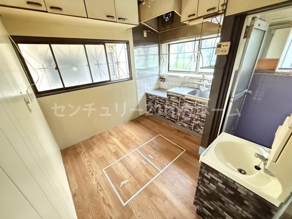 寝屋川市黒原旭町戸建