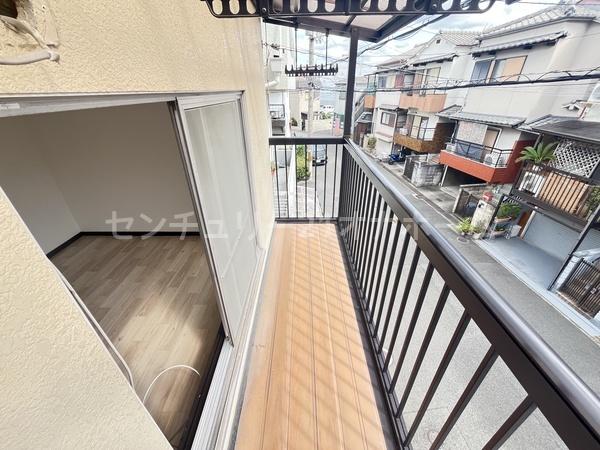 寝屋川市大成町の中古一戸建て(バルコニー)