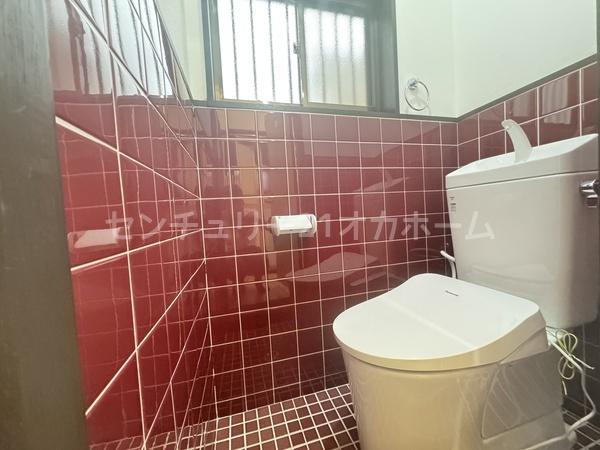 寝屋川市大成町の中古一戸建て(トイレ)