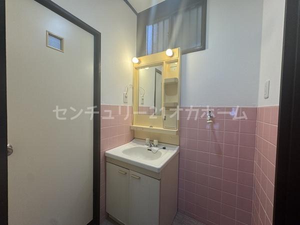 寝屋川市大成町の中古一戸建て(洗面台・洗面所)