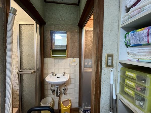 門真市宮野町の中古一戸建て(洗面台・洗面所)