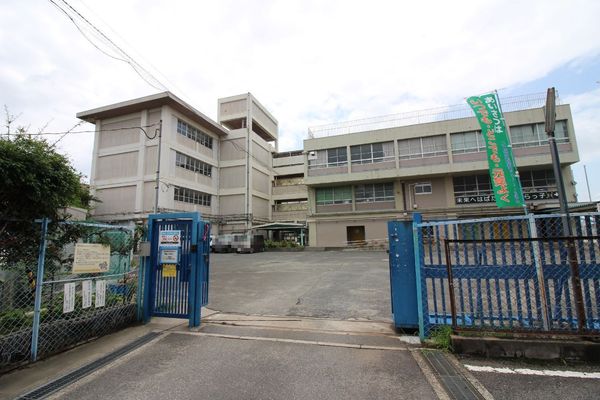 寝屋川市池田本町の土地(寝屋川市立桜小学校)