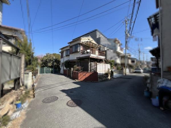 寝屋川市池田本町古家付き土地