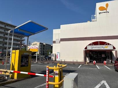 パークプラザ鶴見(ワッツ鶴見グルメシティ店)