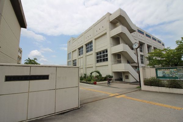 日光ハイツ香里第五(寝屋川市立第二中学校)
