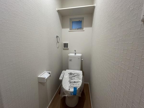 寝屋川市成田町　新築戸建