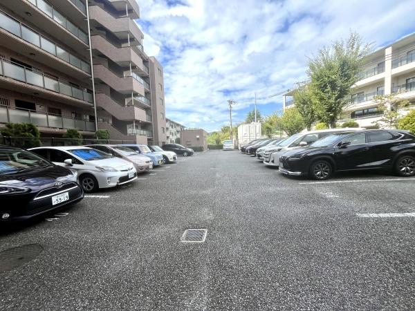 夙川ハウス(駐車場)