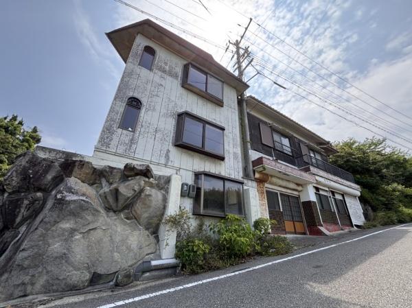洲本市五色町鳥飼中（住居兼店舗）