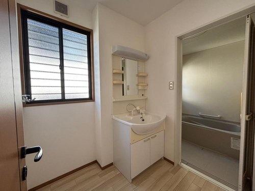 淡路市尾崎の中古一戸建て(洗面台・洗面所)