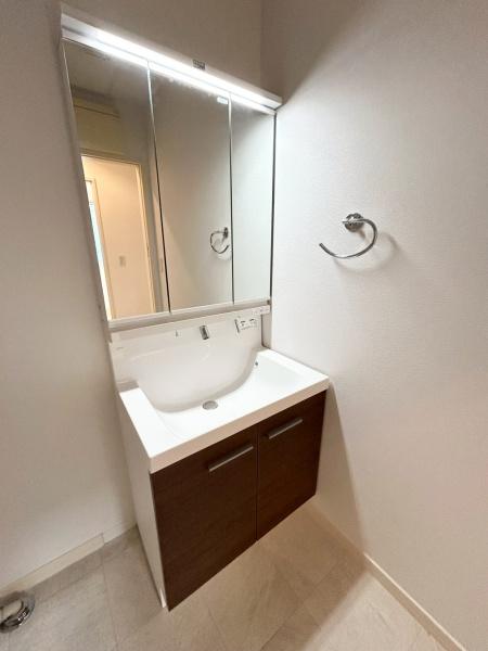 西宮市浜甲子園４丁目の中古一戸建て