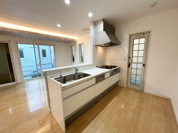 西宮市浜甲子園４丁目の中古一戸建て