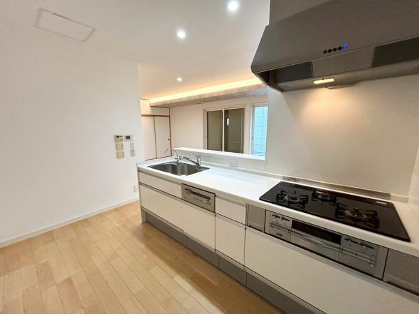 西宮市浜甲子園４丁目の中古一戸建て